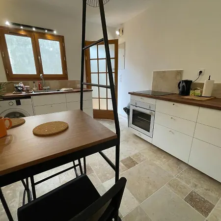 Proche Bordeaux Centre, Kedge,stade ,hopitaux Et Universitee Cosy Avec Cuisine Equipee Et Terrasse Ensoleillee 아파트 *